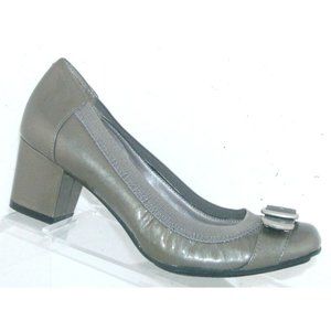 Me Too Penn 2 olive green patent leather square toe buckle block heels 7M